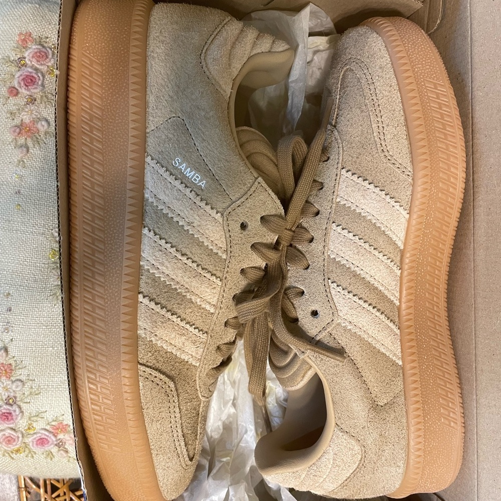 Adidas Samba XLG sneaker unisex style 7 1/2 Wmn or 6 1/2 men’s